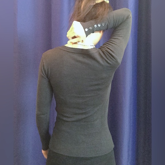 Button down sweater - Picture 3 of 7